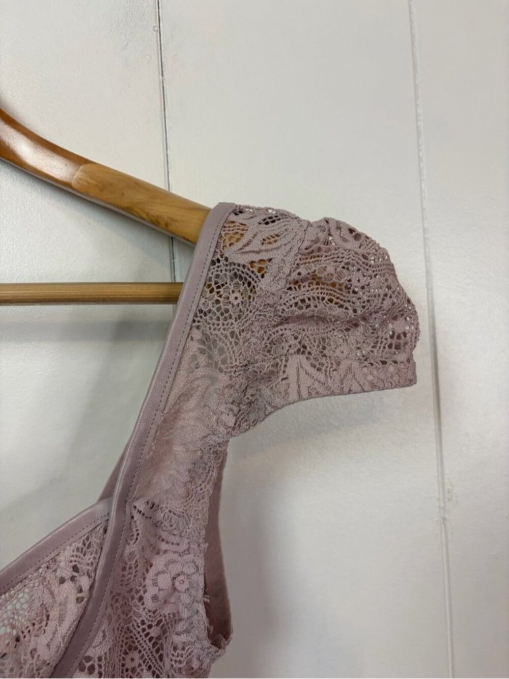 Victoria's Secret Lace Bodysuit Size Small Lilac Sheer Sweetheart Teddie Thong - Picture 4 of 8